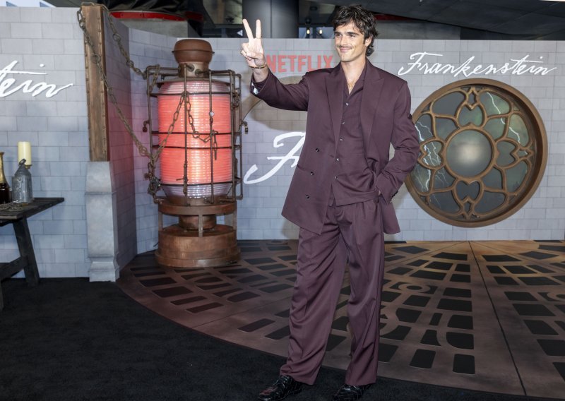 Guillermo del Toro nakon desetljeća snova konačno oživio svog Frankensteina