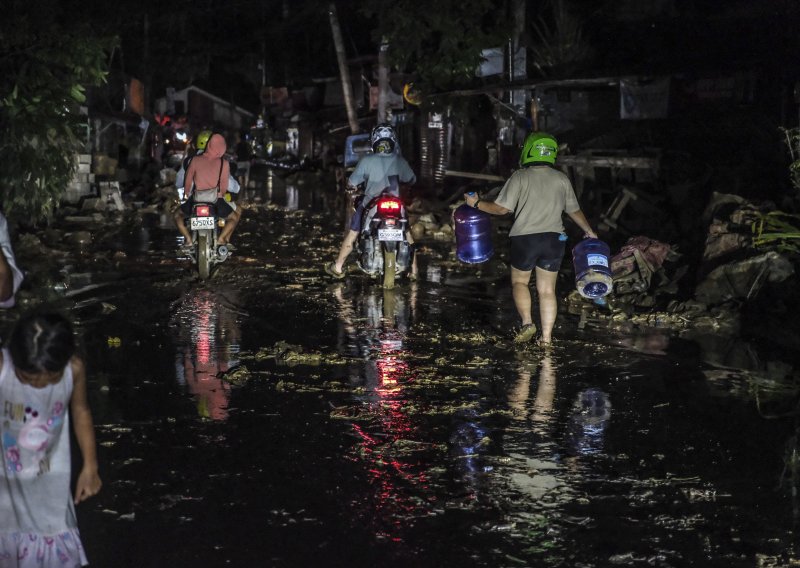 Nakon Filipina, tajfun Kalmaegi pogodio Vijetnam. Poginulo najmanje petero ljudi