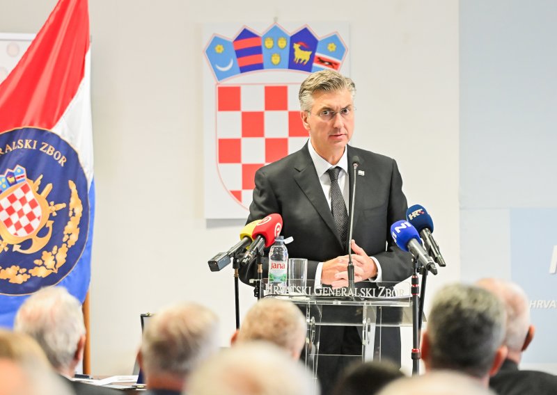 Plenković: Mene SDP stavlja na kukasti križ. Prosvjed Torcide? Trebaju se zapitati zbog čega prosvjeduju