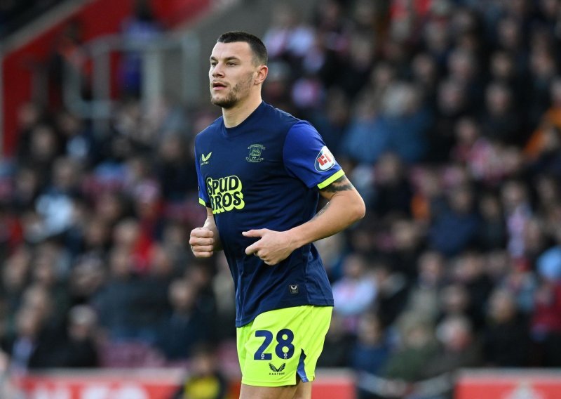 Englezi zbog rasizma suspendirali crnogorskog napadača na devet utakmica