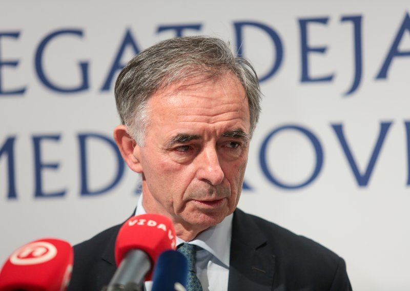 Pupovac potvrdio da će policija čuvati srpske ustanove: Zašto se nakon 35 godina opet ratuje protiv Srba?