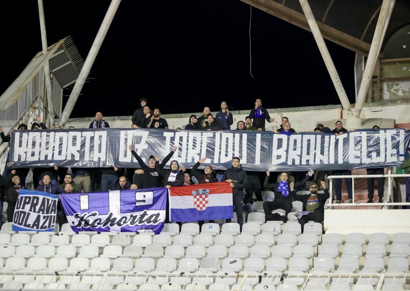 Kohorta znakovitom porukom podržala Torcidu i branitelje