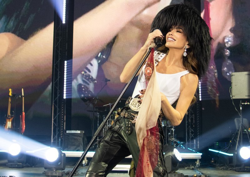 Isti outfit, isto oduševljenje: Severina ovo rijetko radi, jasno je i zašto