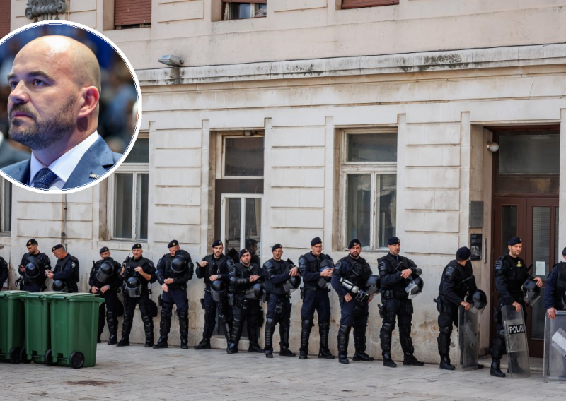 'Pred autobus srpske ekipe došli su maloljetnici s kapuljačama. Ispričao sam se kolegama'