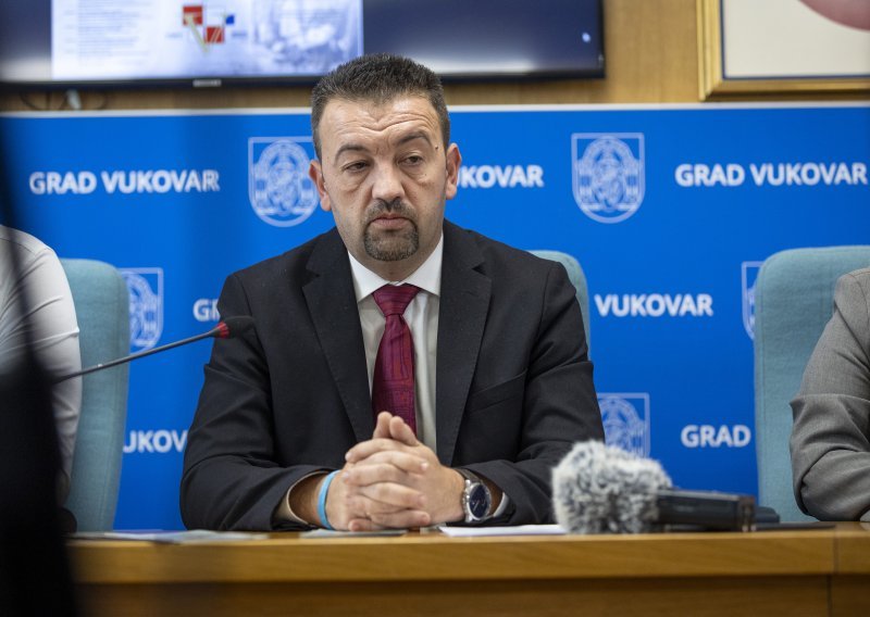 Pavliček: Sva je odgovornost 'Srpkinje' na organizatorima