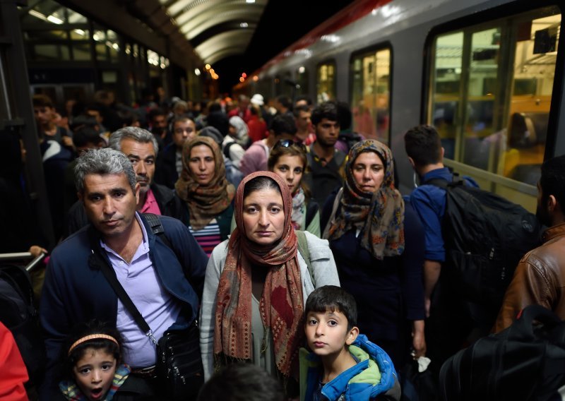 Što će biti sa Sirijcima u Njemačkoj? Nakon desetljeća 'kulture dobrodošlice', mijenja se stav