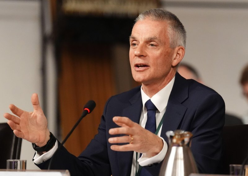 Šef BBC-a podnio ostavku nakon kritika zbog dokumentarca o Trumpu