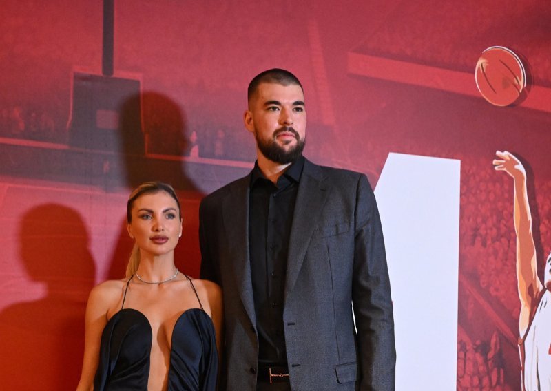 Nakon 10 godina ljubavi: Košarkaš Ivica Zubac i supruga Kristina  postat će roditelji