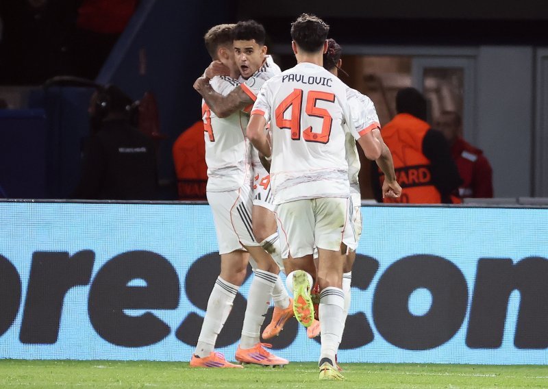 U Bundesligi je ovog vikenda pao gol godine. Pogledajte ga