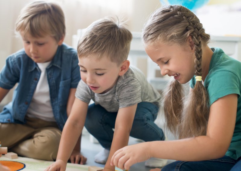 Ovo je društvena igra koja spaja avanturu, prirodu i učenje – i djeca je obožavaju