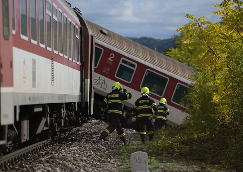 U Slovačkoj se sudarili vlakovi, čak 79 osoba ozlijeđeno