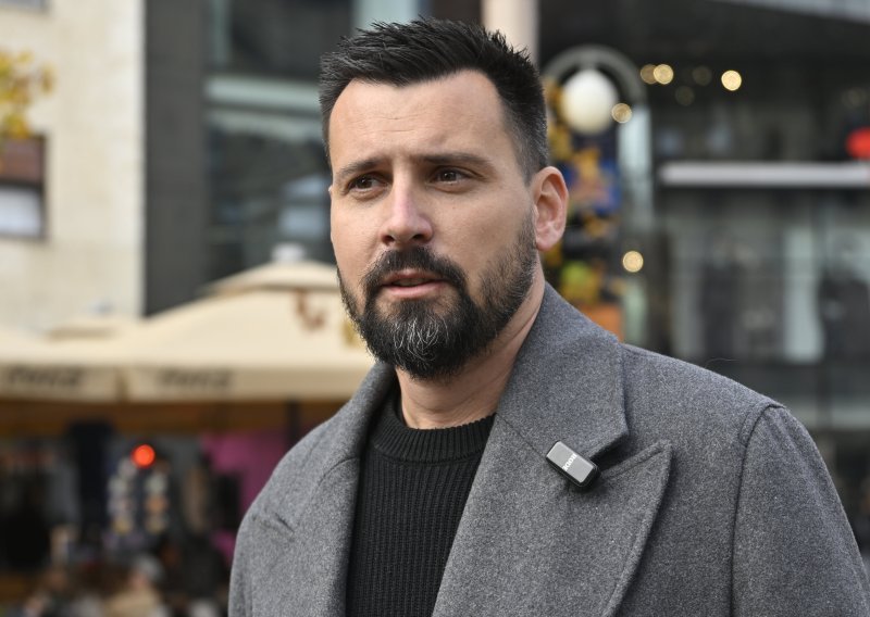 'Izložba o autoru Memoranduma SANU-a je nedopustiva. Pozivam Pupovca da se izjasni!'