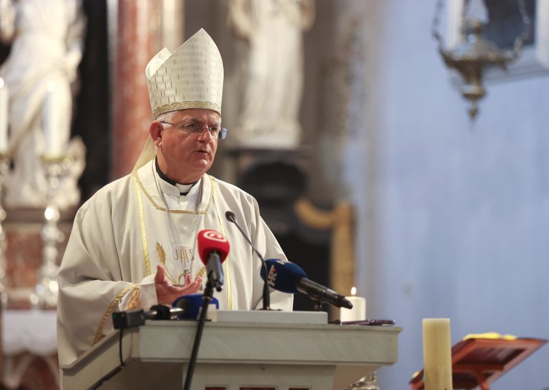 Nadbiskup Uzinić: Budi li se naš narod tako da se stalno vraća u '40-e i '90-e?