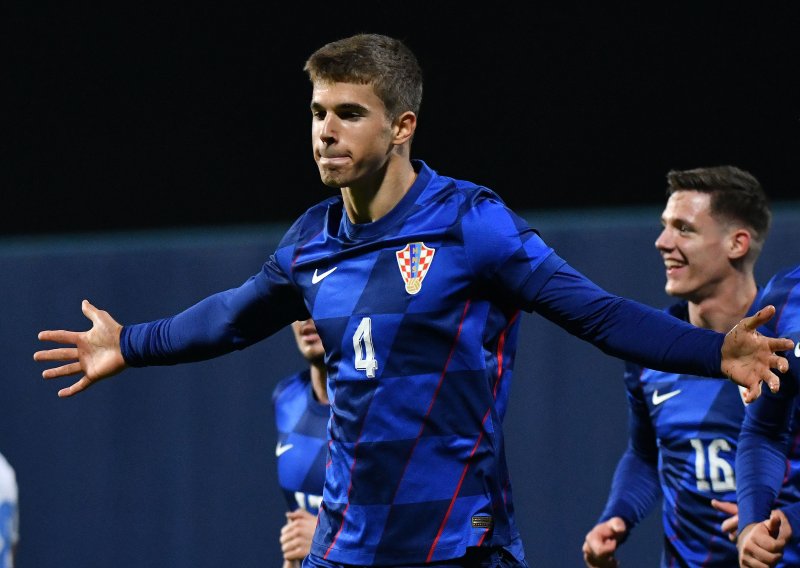 Pogledajte kako je Luka Vušković fantastičnim potezom na treningu Vatrenih izazvao pravu euforiju