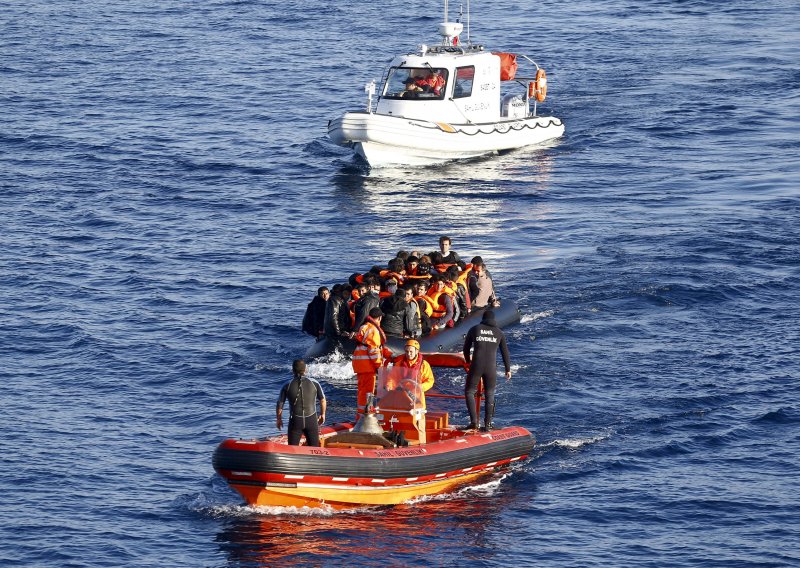 Turska privodi migrante uoči stupanja na snagu sporazuma s EU-om