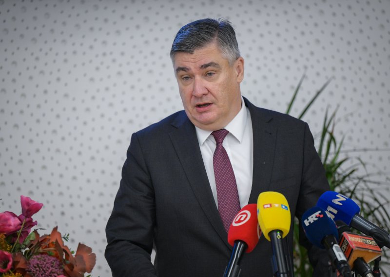 Milanović odlikovao generala Antu Rosu za izniman doprinos u stvaranju ratne strategije