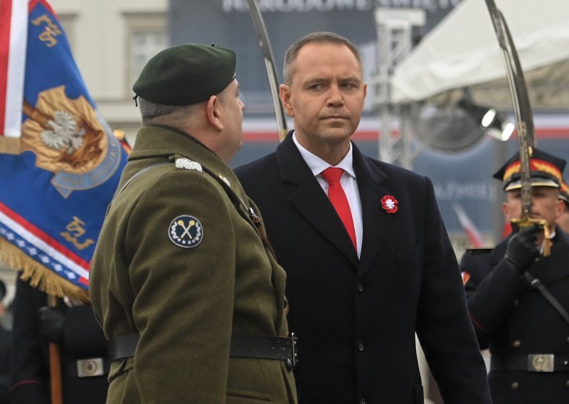 VIDEO Održan jedan od najvećih desničarskih skupova u Europi: Poljski čelnik marširao sa zastavom