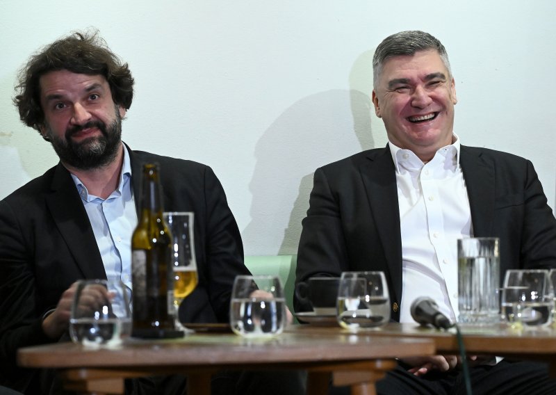 Milanović 'među policama' otkrio iz koje je knjige naučio 'jezik života'