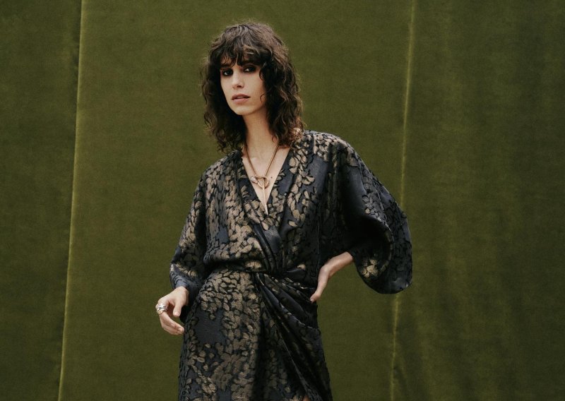 Elegancija bez žrtvovanja udobnosti: Nova haljina sa polica Zare ima baš sve što treba