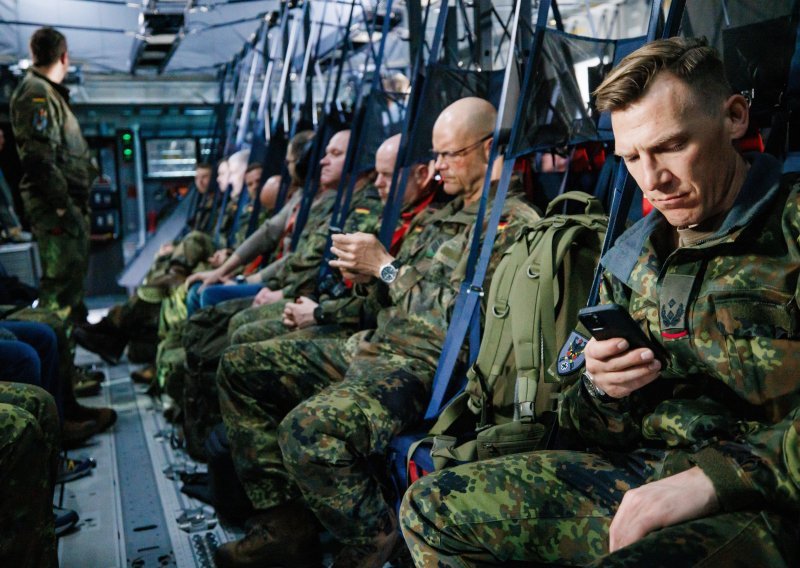 Mladi u Njemačkoj strahuju od mračne lutrije: Ako ne bude dobrovoljaca...