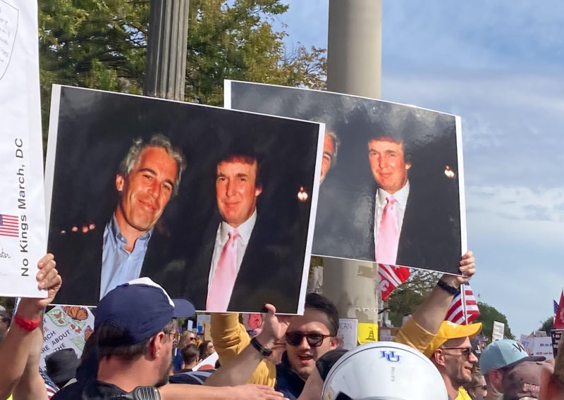 Novi Epsteinovi mailovi opet bacaju sjenu na Trumpa: 'Znao je za djevojke'