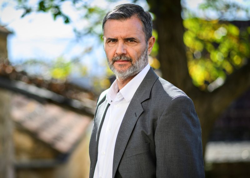 Surađivao je s Martinom Scorseseom, a u 'Divljim pčelama' utjelovio je generala Badurinu