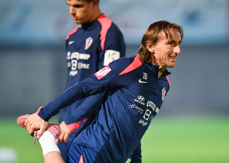 Pogledajte sjajnu atmosferu na treningu Vatrenih; uigravali su novu formaciju