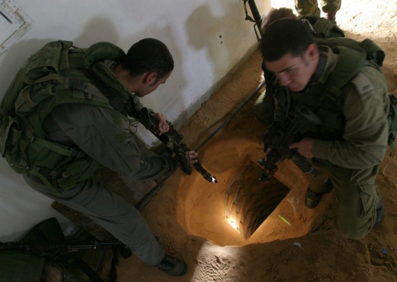 Obavještajci tvrde: Izrael je koristio Palestince kao živi štit u miniranim tunelima