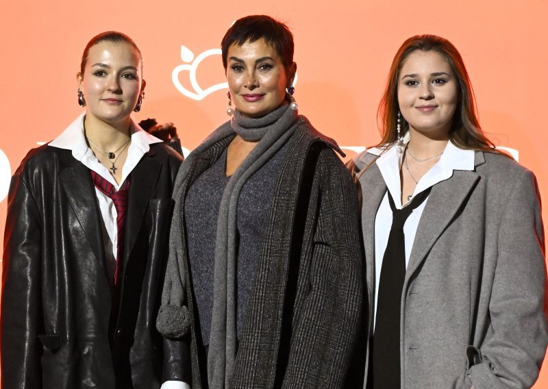 Leonarda Boban snimljena u rijetkom izlasku, društvo joj je pravila samozatajna kćer