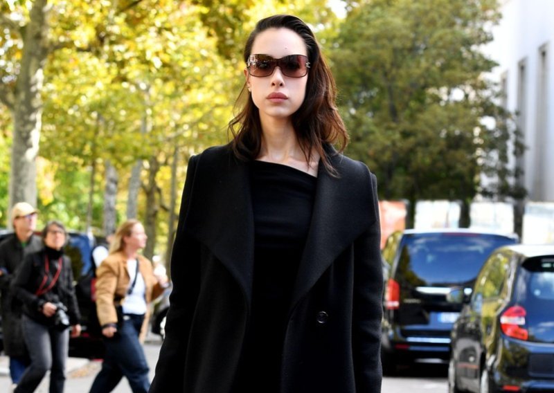 Modni ulov sezone: Neodoljiva mala crna haljina izgleda kao dizajnerska, a košta manje od 30 eura