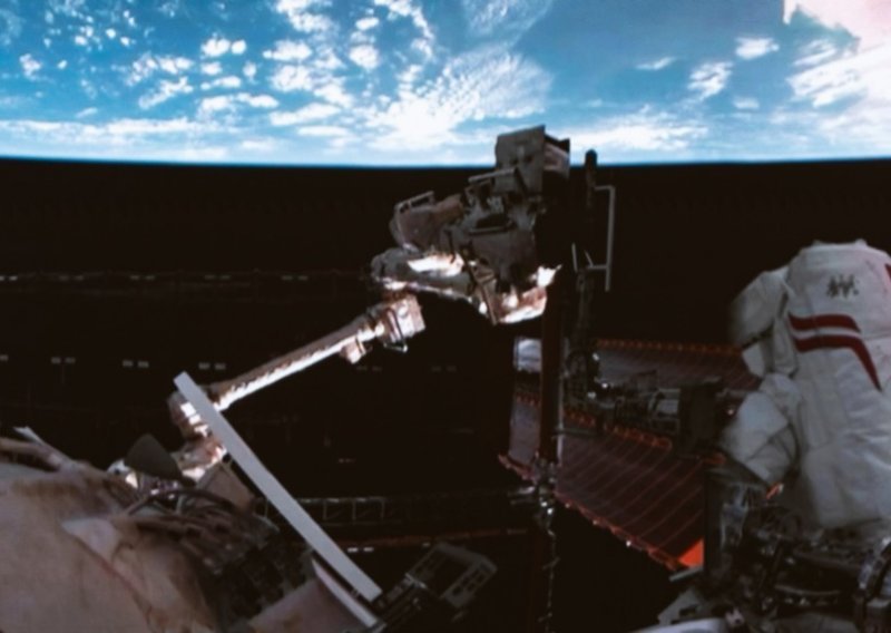 Oštećenje je ozbiljno: Posada kineskog svemirskog broda vraća se na Zemlju