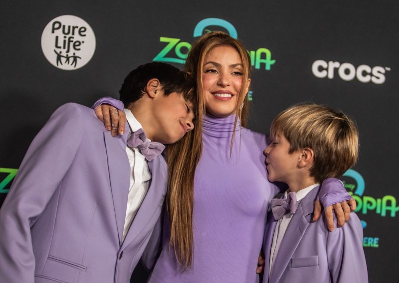 Presladak prizor: Shakira ukrala show sa sinovima u modno usklađenim izdanjima