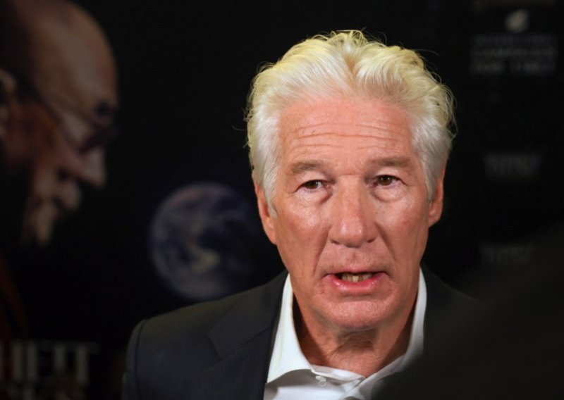 Richard Gere priznao da se zbog ovisnosti vraća u Ameriku