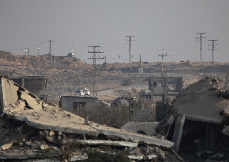 Stanovnici Gaze kažu da su platili 2000 dolara za let do JAR-a