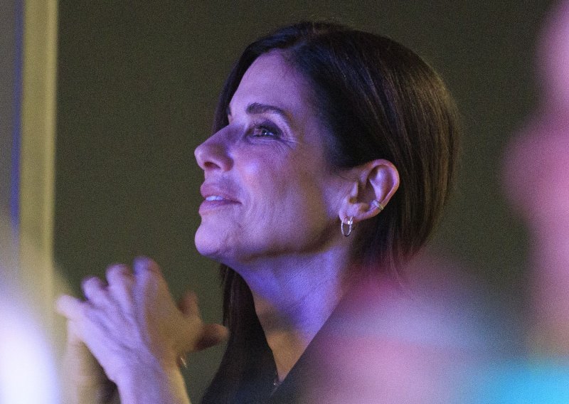 Tuga je i dalje na njezinom licu... Sandra Bullock snimljena prvi put nakon 11 mjeseci