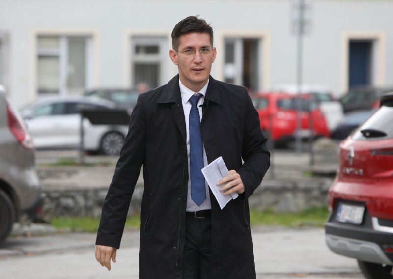 Mostovci o nepravilnostima u zagrebačkom Domu zdravlja: 'Treba služiti građanima, a pretvaraju se u izvor prihoda'