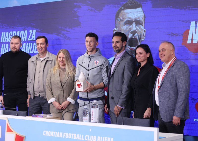 Perišiću nagrada Pokaži srce: 'Svi znate što mi znače Hrvatska i ovaj dres'