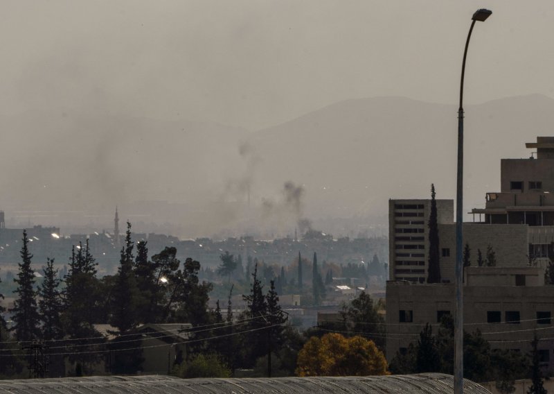 Raketni napad na Damask: Odjeknule snažne eksplozije, urušio se dio zgrade