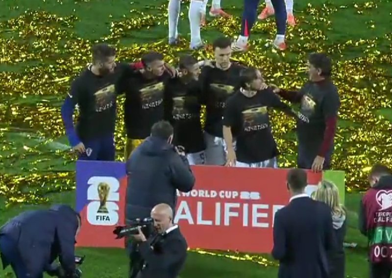 Pogledajte kako je Dalić okupio petoricu igrača za fotografiju! Znate li zbog čega je ona posebna?