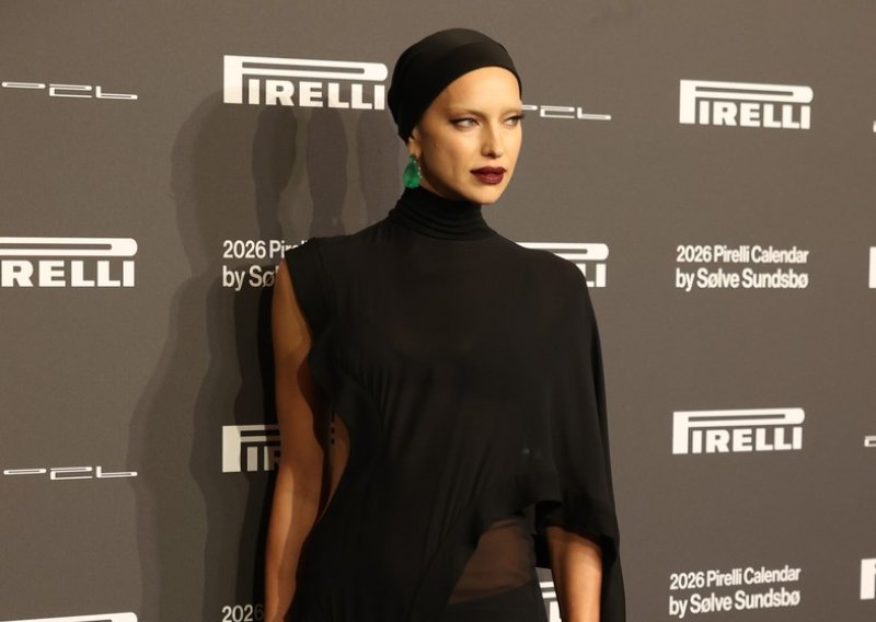 Iznenadila transformacijom: Obrve Irine Shayk privlače pažnju kao i njezine naušnice