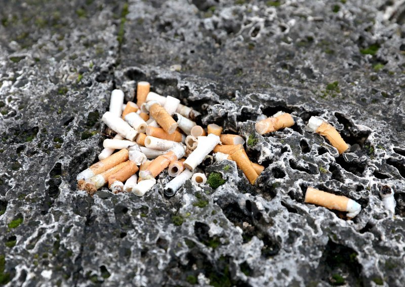 Godišnje se u svijetu baci 4,5 bilijuna opušaka: 'Krajnje je vrijeme za uklanjanje filtera'