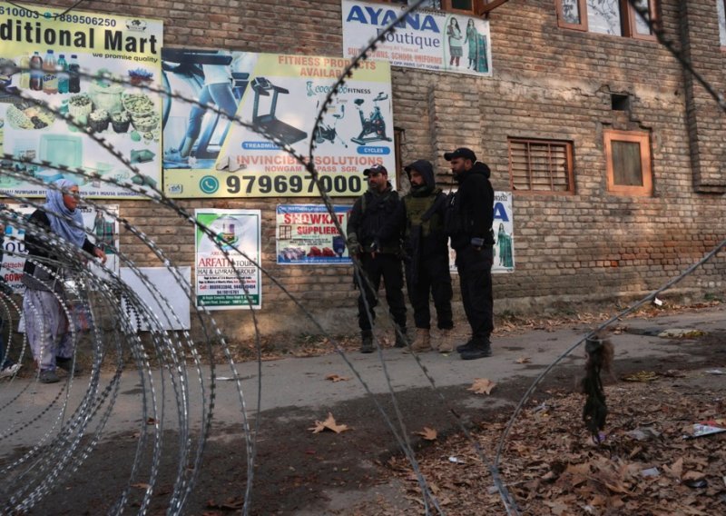 Snažna eksplozija u indijskom dijelu Kašmira, najmanje devet poginulih