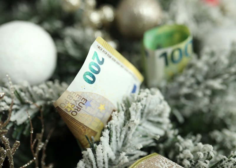 Kolike su božićnice u državnim firmama? Evo tko ima najviše razloga za sreću