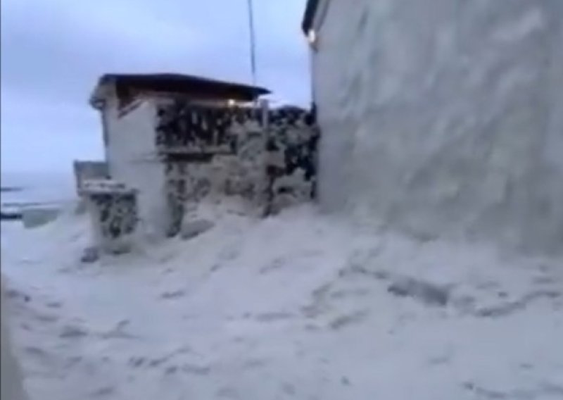 VIDEO Strašna oluja pogodila Europu: U Portugalu tornado, ima mrtvih