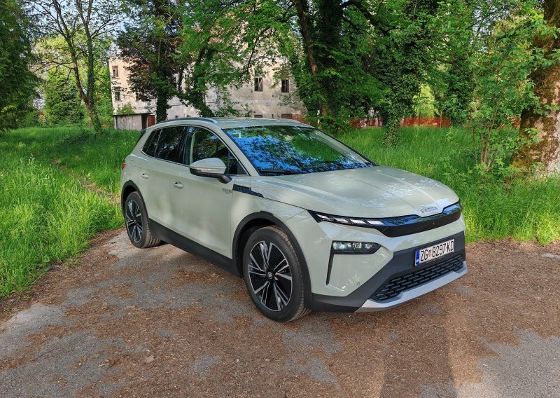 Vozili smo Škodu Elroq 85: Kompaktni električni SUV s dometom od 580 km odlična je alternativa Karoqu