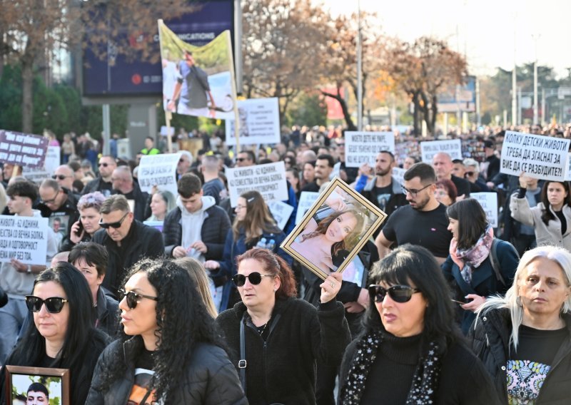 FOTO Tisuće Makedonaca izašlo na ulice: Traže pravdu za stradale u požaru u noćnom klubu
