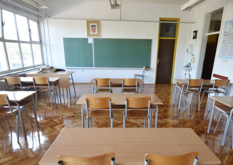 U dvorištu škole na istoku Hrvatske pronašli listu s imenima i naslovom 'Probosti i iskopati oči'