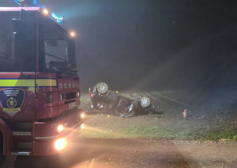 Teška nesreća u Podravini, vatrogasci izvlačili ljude iz smrskanog automobila