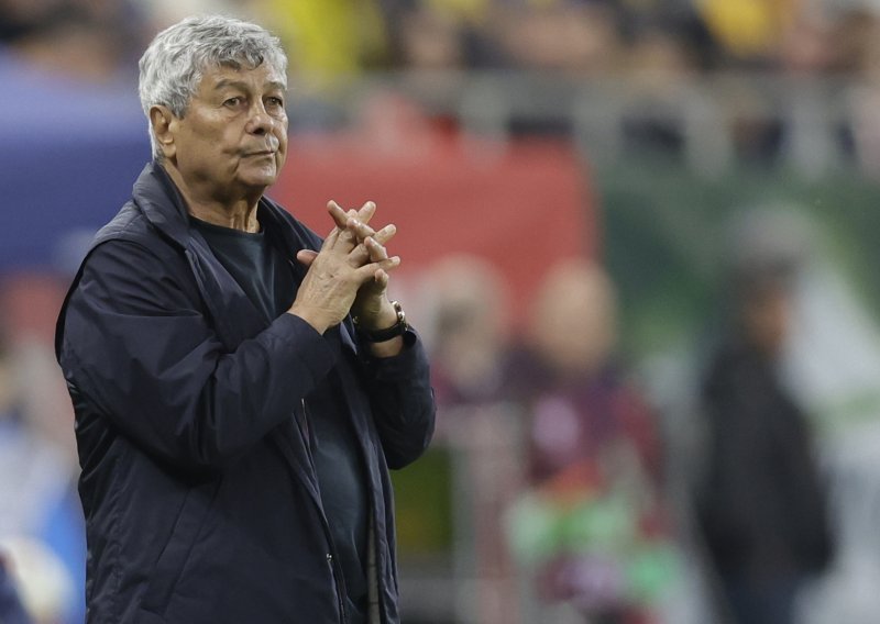 Rumunjski izbornik podivljao zbog uvjeta; pogledajte gdje je morao sjediti u Zenici