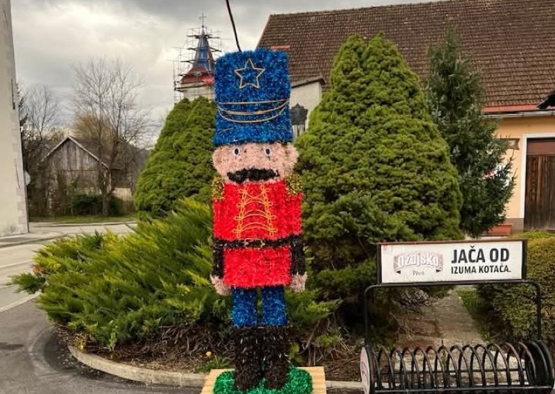 Svećenik traži da se s trga makne Orašar: Nema veze s Božićem, on je simbol zla